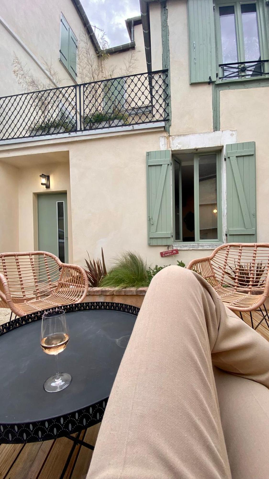 Superbe Appartement Terrasse Et Parking Gratuit Auxerre Ngoại thất bức ảnh