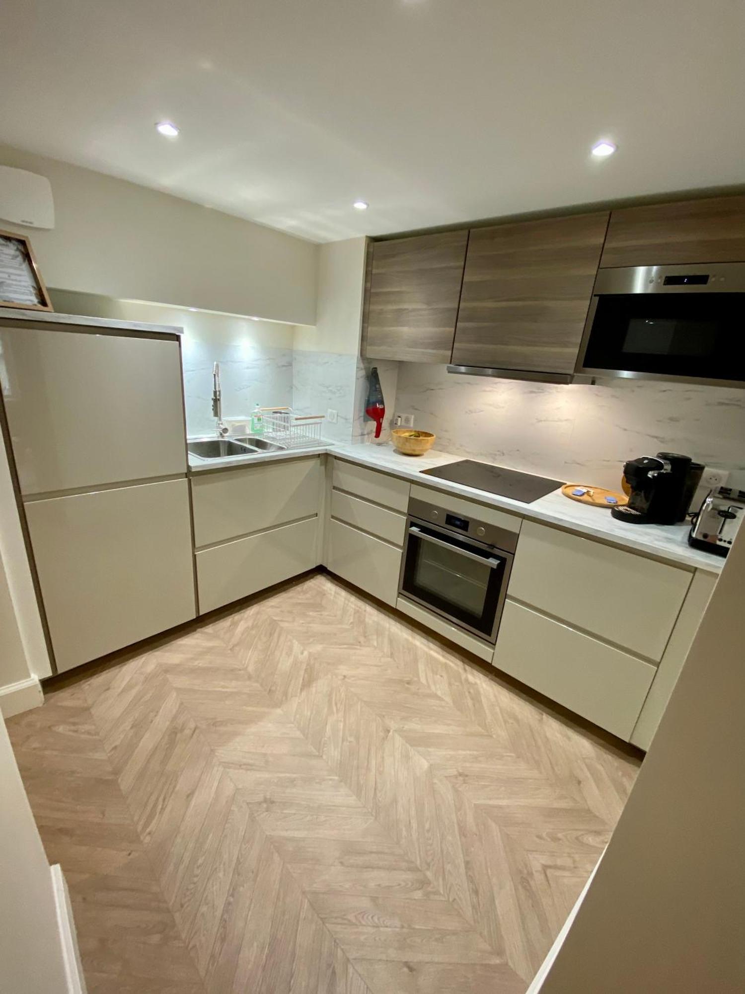 Superbe Appartement Terrasse Et Parking Gratuit Auxerre Ngoại thất bức ảnh